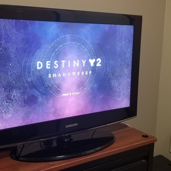 32in Samsung LCD TV (1080p) - Picture 1 of 4